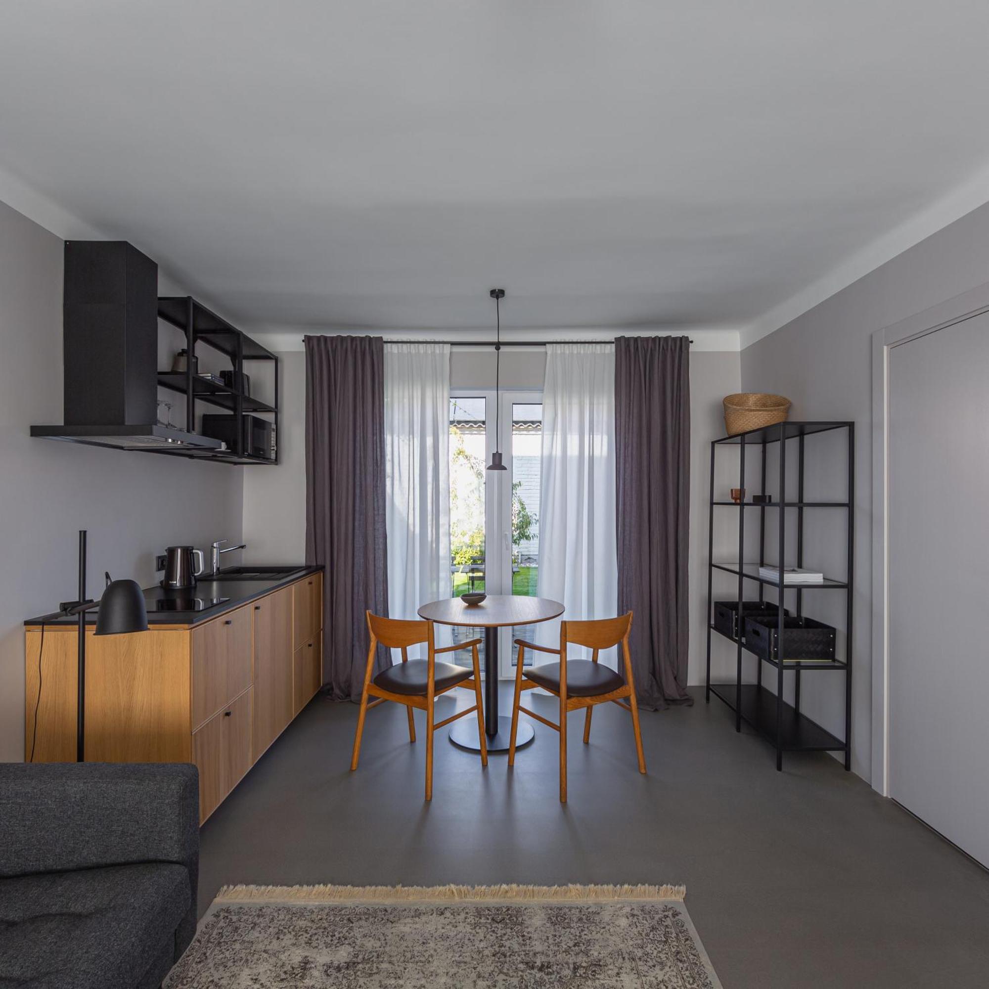 Minimalist. Apartment & Studio シャウレイ エクステリア 写真