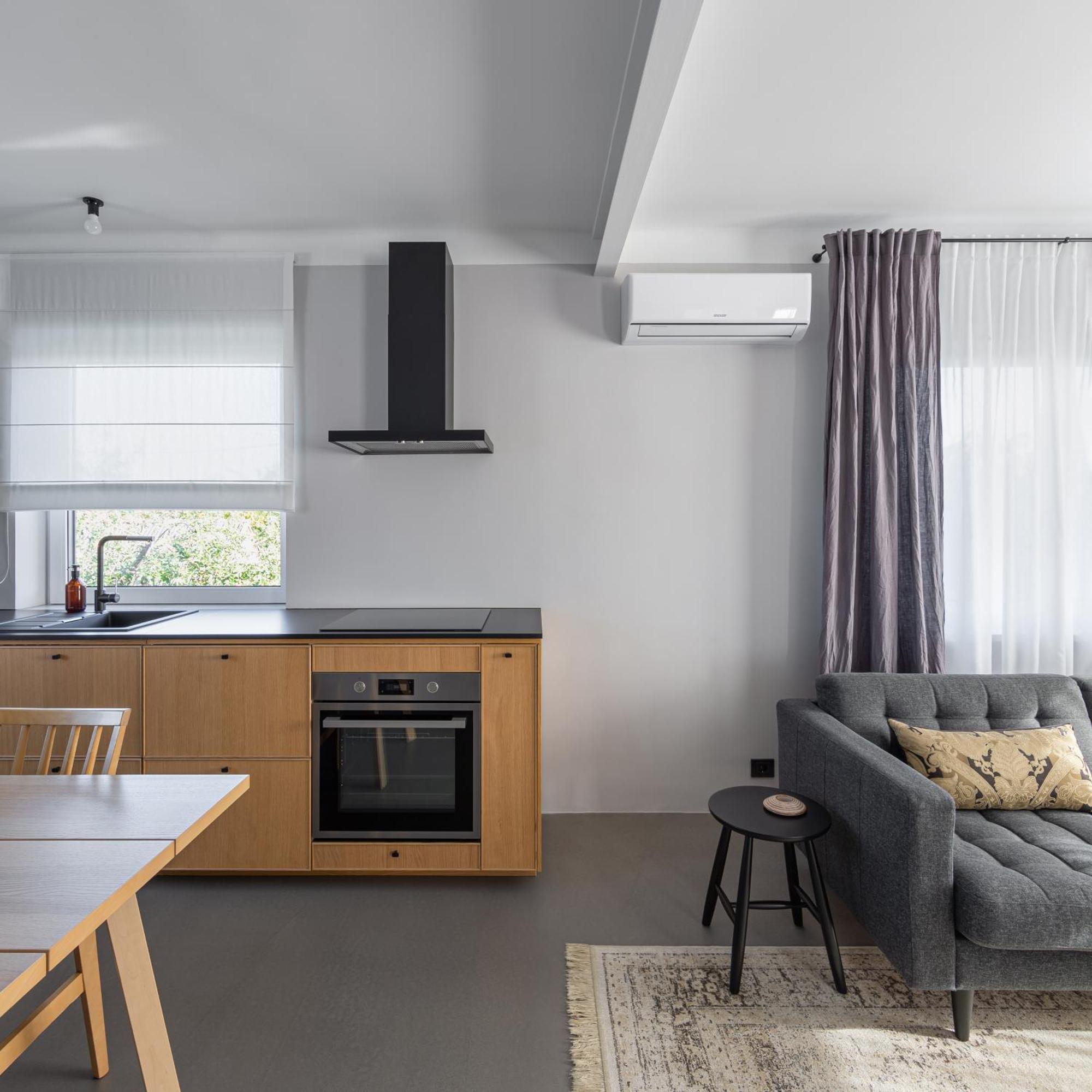 Minimalist. Apartment & Studio シャウレイ エクステリア 写真